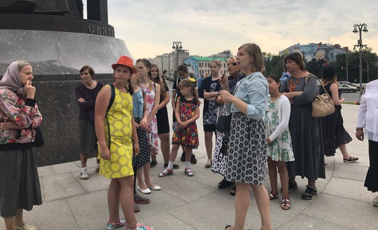 Состоялась торжественная церемония у памятника Святому равноапостольному князю Владимиру на Боровицкой площади